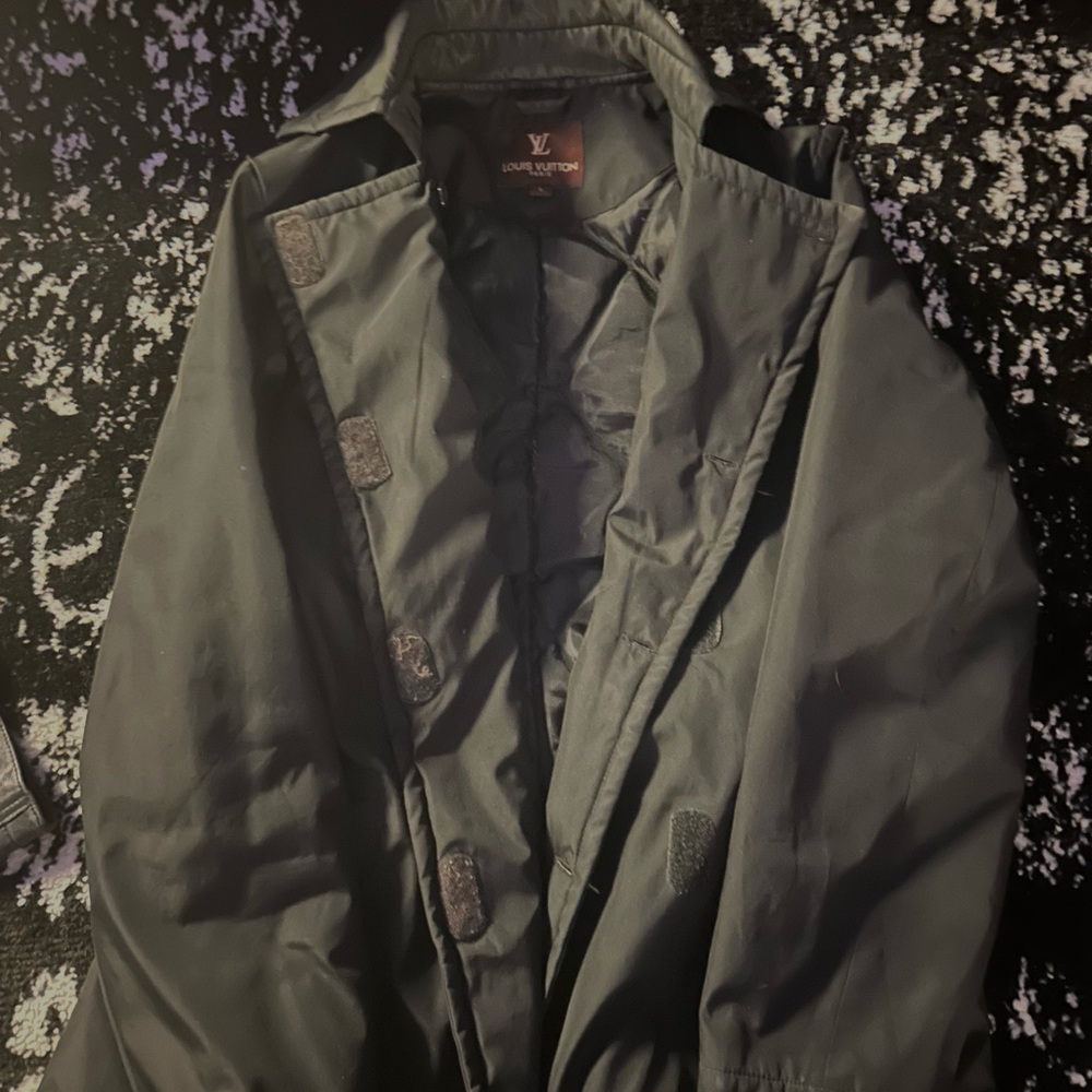 Louis Vuitton Elegant Black Trench Coat